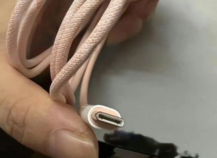 蔡甸苹果15维修店分享iPhone15USB-C数据线长啥样